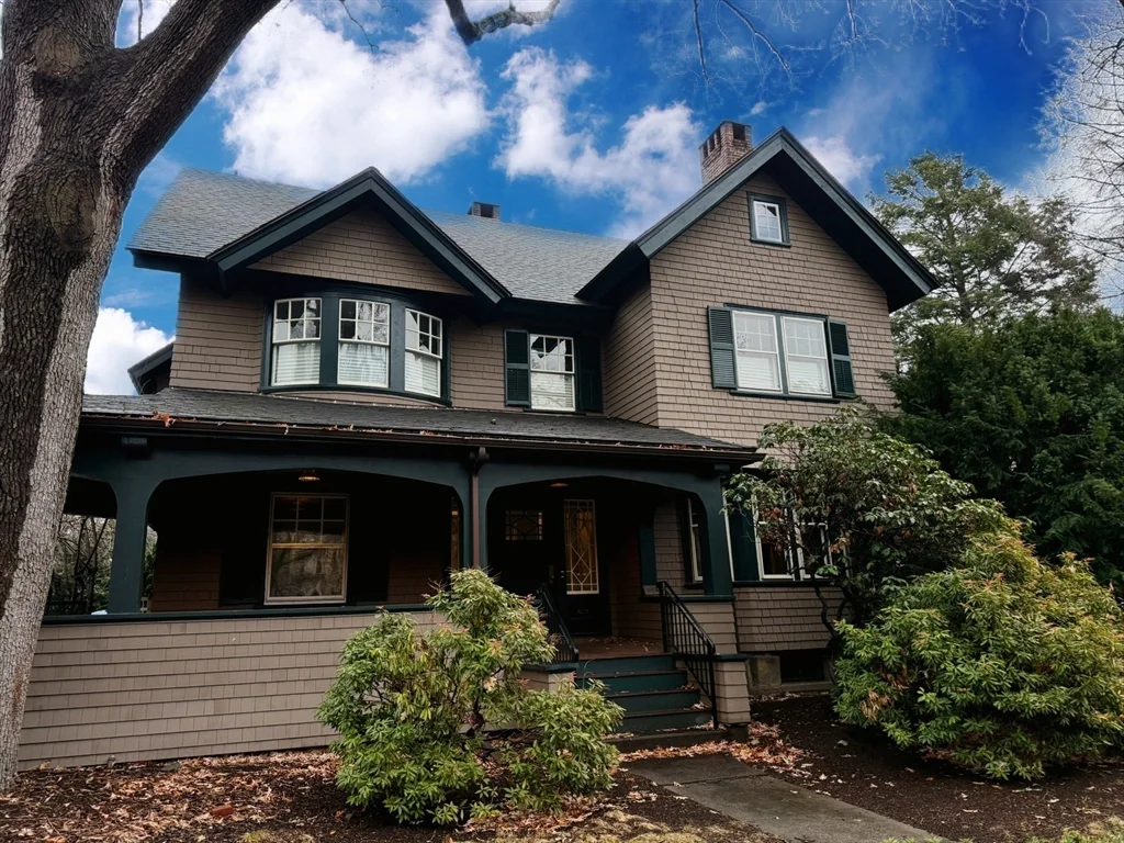 1 bed, 1 bath apartment for rent at 41 Powell St Unit Upper, Brookline — photo 1 of 14