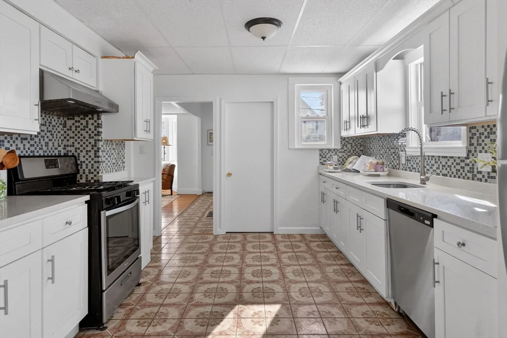 3 bed, 2 bath apartment for rent at 41 Prescott St, Everett — photo 17 of 21
