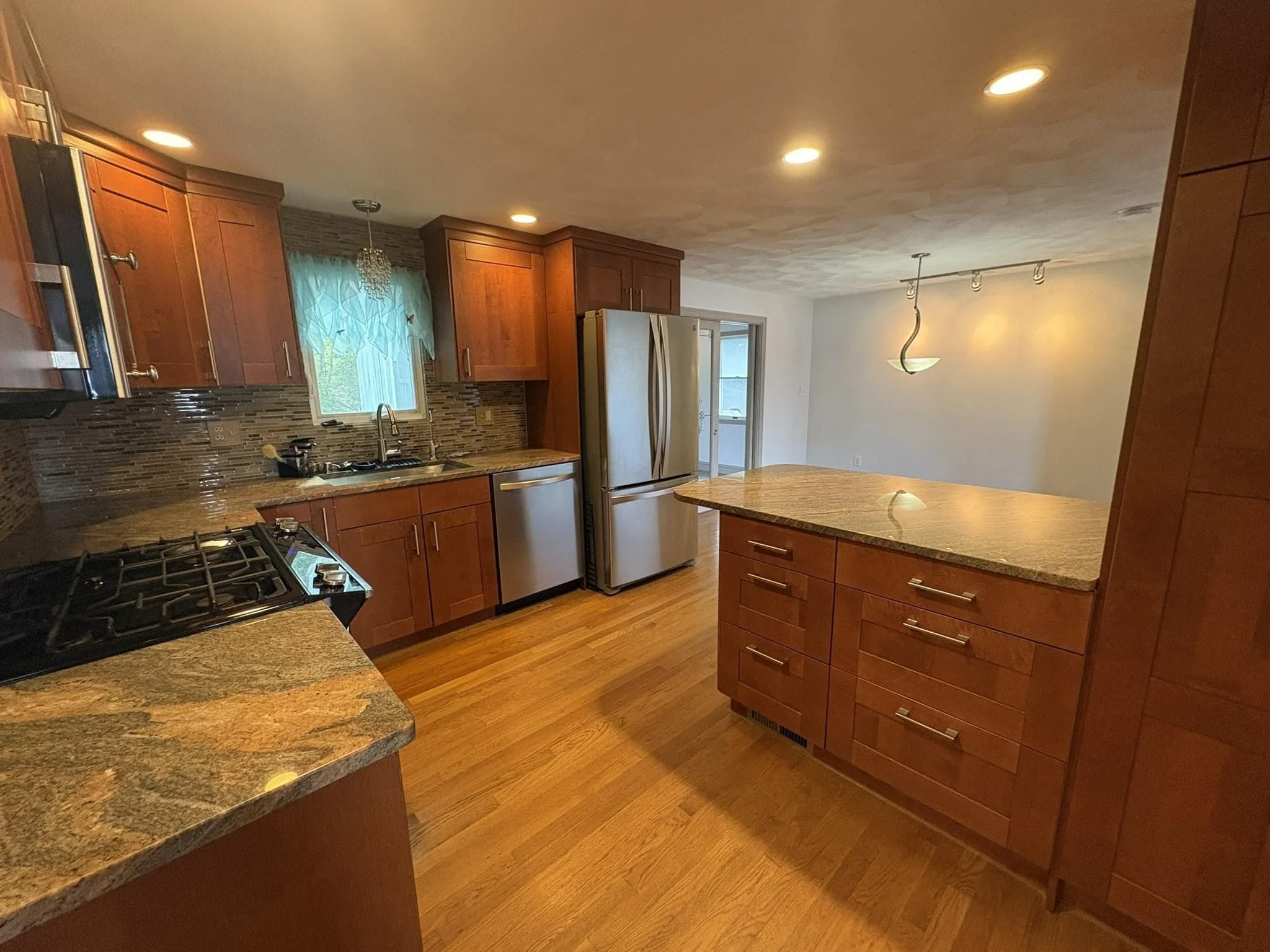 3 bed, 1 bath apartment for rent at 41 Raechel Rd Unit 41, South Randolph — photo 2 of 11