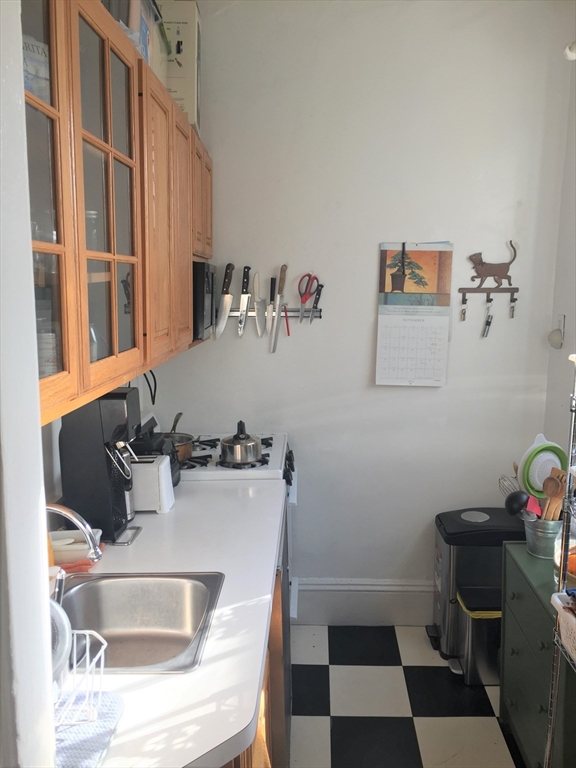 Studio bed, 1 bath apartment for rent at 41 Revere St Unit 5, Beacon Hill — photo 2 of 6