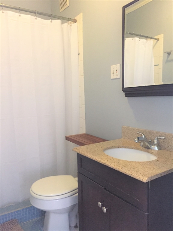 Studio bed, 1 bath apartment for rent at 41 Revere St Unit 5, Beacon Hill — photo 4 of 6