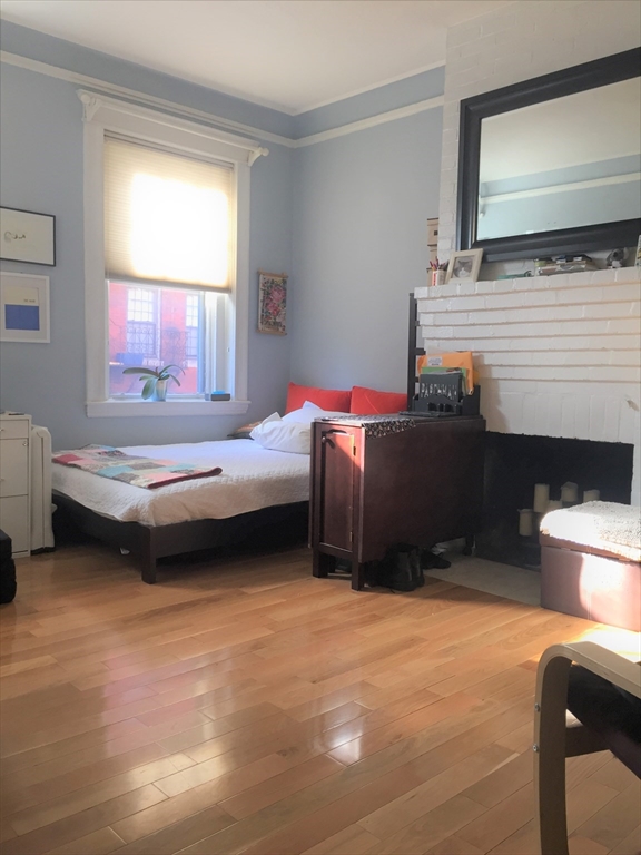 Studio bed, 1 bath apartment for rent at 41 Revere St Unit 5, Beacon Hill — photo 1 of 6