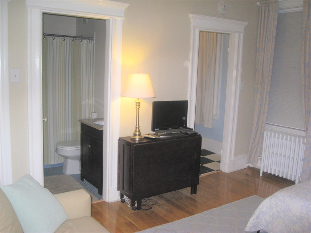 Studio bed, 1 bath apartment for rent at 41 Revere St Unit 5, Beacon Hill — photo 5 of 6