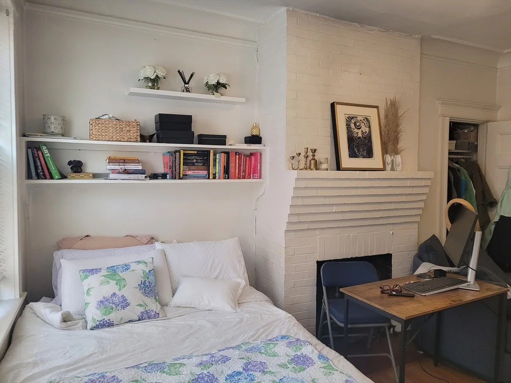 Studio bed, 1 bath apartment for rent at 41 Revere Unit 3, Beacon Hill