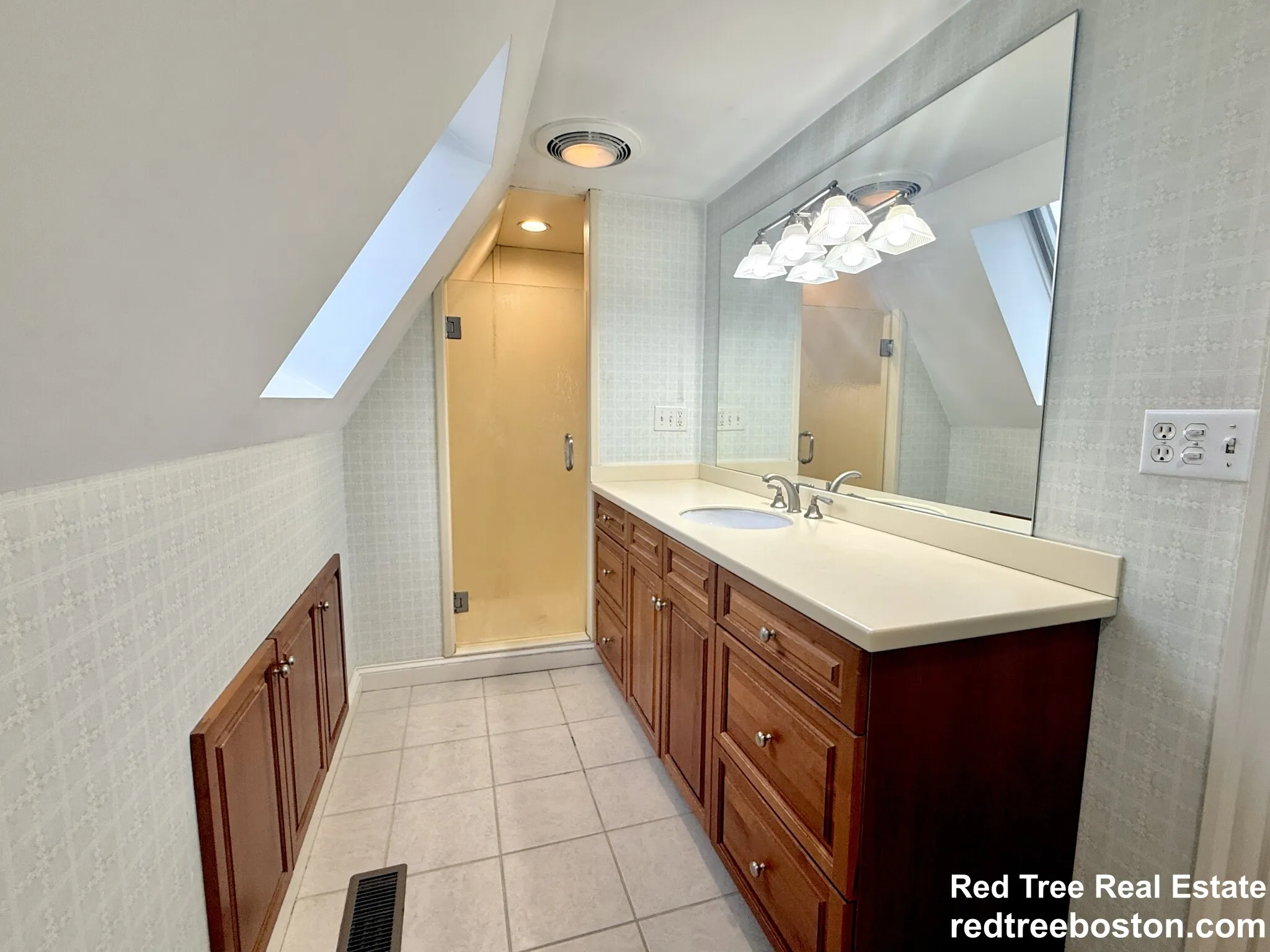 3 bed, 2 bath apartment for rent at 39-41 Rich St Unit 1, Banks Square — photo 10 of 23
