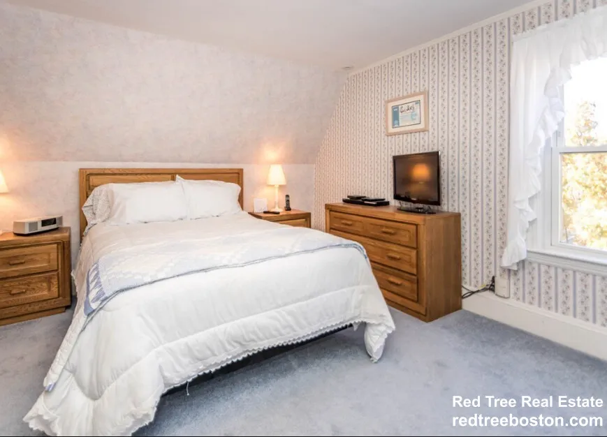 3 bed, 2 bath apartment for rent at 39-41 Rich St Unit 1, Banks Square — photo 14 of 23