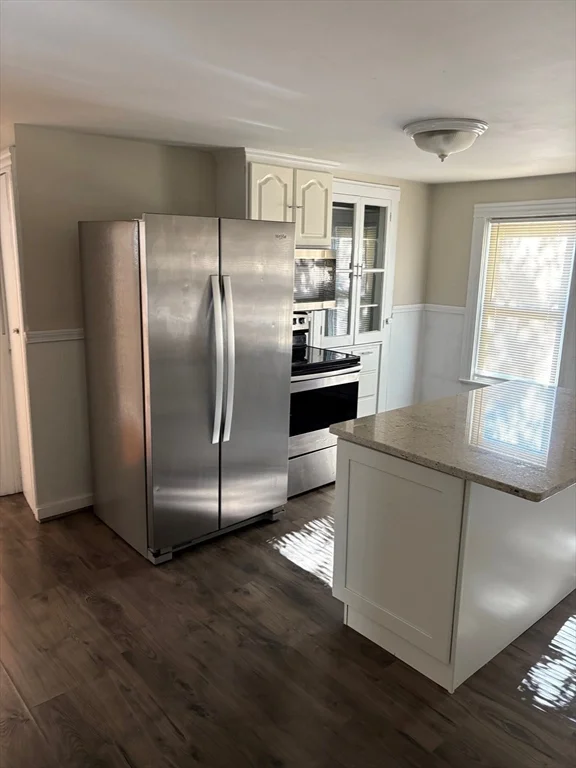 2 bed, 1 bath apartment for rent at 41 Richmond Ave Unit 1, Worcester — photo 3 of 19