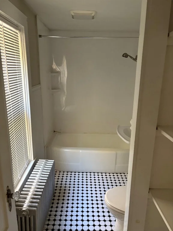 2 bed, 1 bath apartment for rent at 41 Richmond Ave Unit 1, Worcester — photo 6 of 19