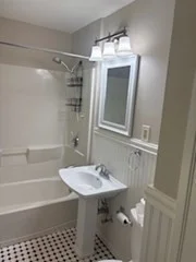 2 bed, 1 bath apartment for rent at 41 Richmond Ave Unit 1, Worcester — photo 7 of 19