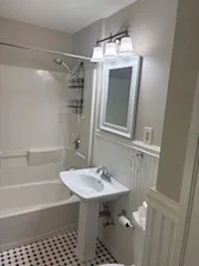 2 bed, 1 bath apartment for rent at 41 Richmond Ave Unit 1, Worcester — photo 7 of 14