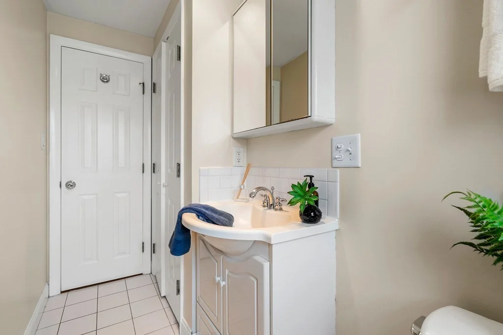 3 bed, 2 bath apartment for rent at 41 Rublee St Unit 1, Arlington Heights — photo 12 of 31