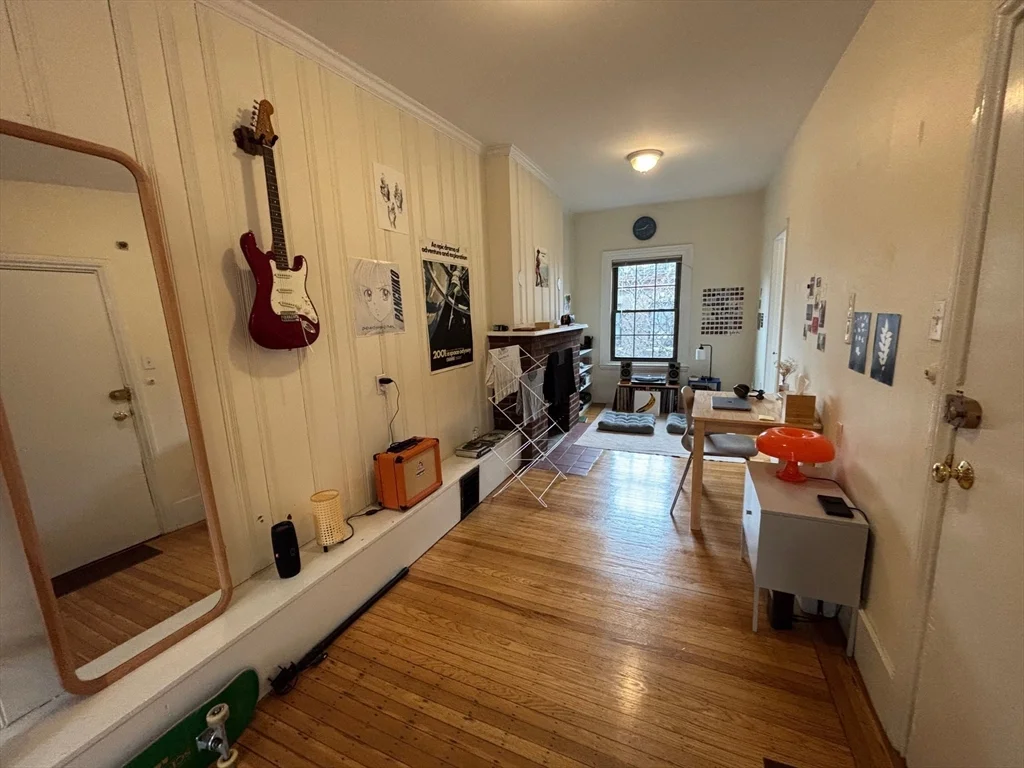 1 bed, 1 bath apartment for rent at 41 S Russell St Unit 4, Beacon Hill — photo 3 of 13