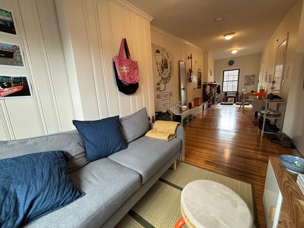 1 bed, 1 bath apartment for rent at 41 S Russell St Unit 4, Beacon Hill — photo 1 of 13