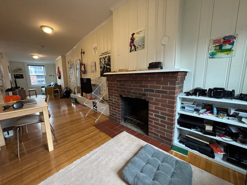 1 bed, 1 bath apartment for rent at 41 S Russell St Unit 4, Beacon Hill — photo 2 of 13