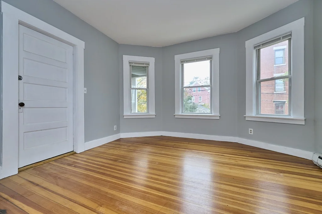 3 bed, 1 bath apartment for rent at 41 Salem St Unit 2L, Salem — photo 8 of 18