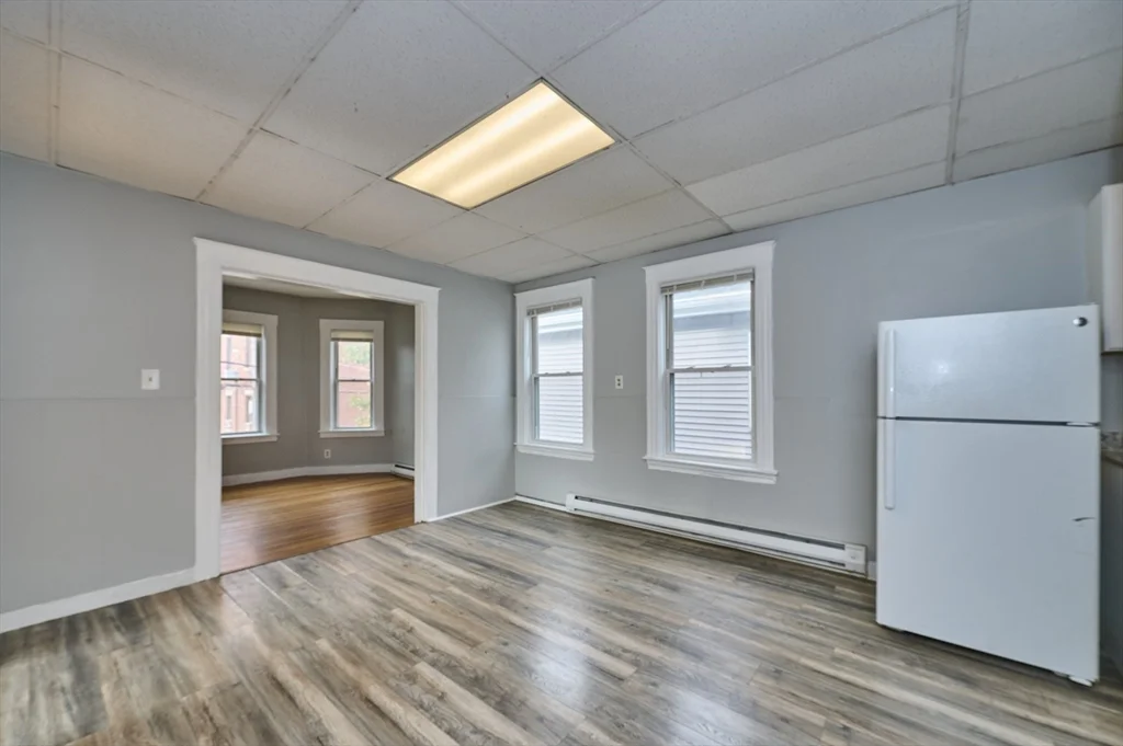 3 bed, 1 bath apartment for rent at 41 Salem St Unit 2L, Salem — photo 15 of 18