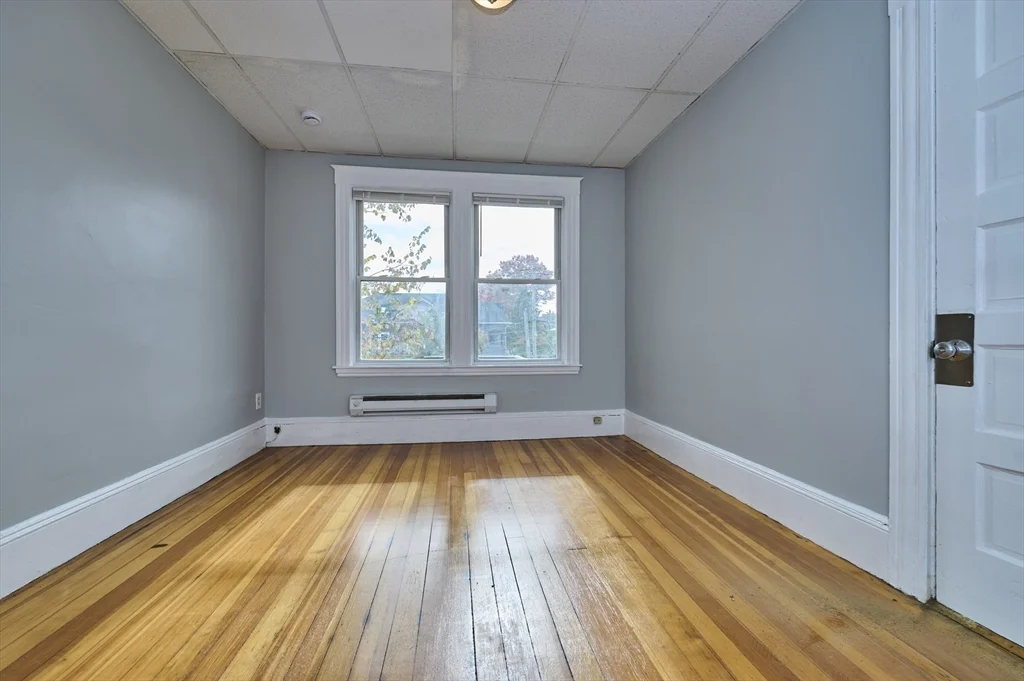 3 bed, 1 bath apartment for rent at 41 Salem St Unit 2L, Salem — photo 7 of 18