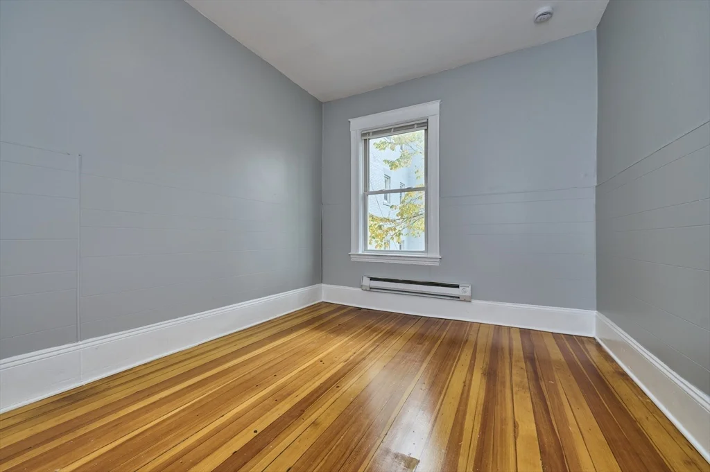 3 bed, 1 bath apartment for rent at 41 Salem St Unit 2L, Salem — photo 10 of 18