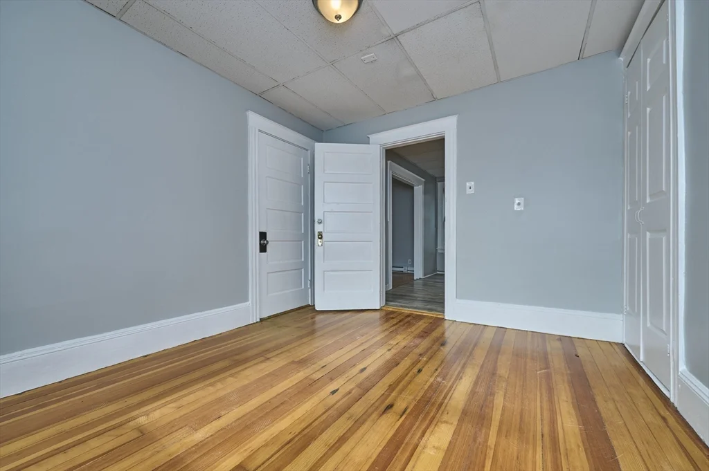 3 bed, 1 bath apartment for rent at 41 Salem St Unit 2L, Salem — photo 6 of 18