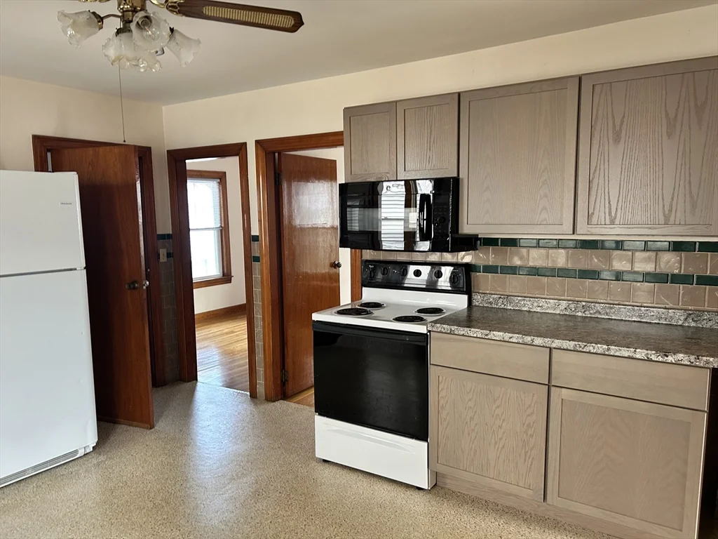 2 bed, 1 bath apartment for rent at 41 School St Unit 1, Milford — photo 1 of 9