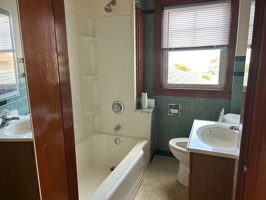 2 bed, 1 bath apartment for rent at 41 School St Unit 1, Milford — photo 5 of 9
