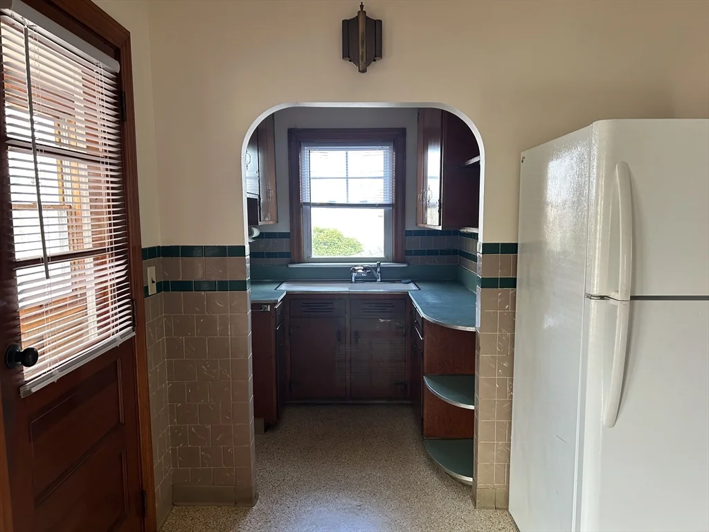 2 bed, 1 bath apartment for rent at 41 School St Unit 1, Milford — photo 2 of 9