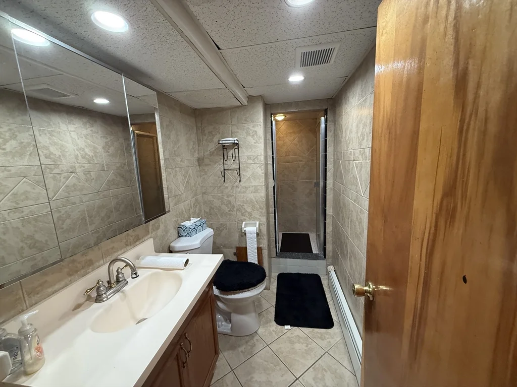 3 bed, 2 bath apartment for rent at 41 Shurtleff St, Revere — photo 9 of 12