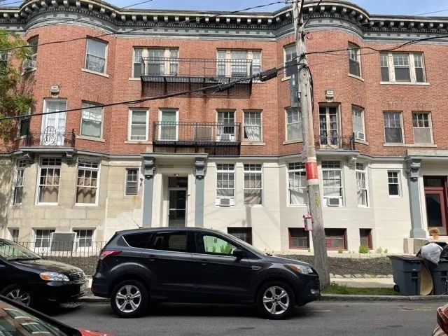 1 bed, 1 bath apartment for rent at 41 Strathmore Rd Unit 1, Brighton — photo 1 of 8