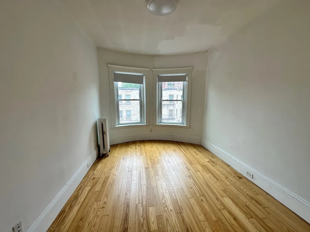 1 bed, 1 bath apartment for rent at 41 Strathmore Rd Unit 1, Brighton — photo 7 of 8