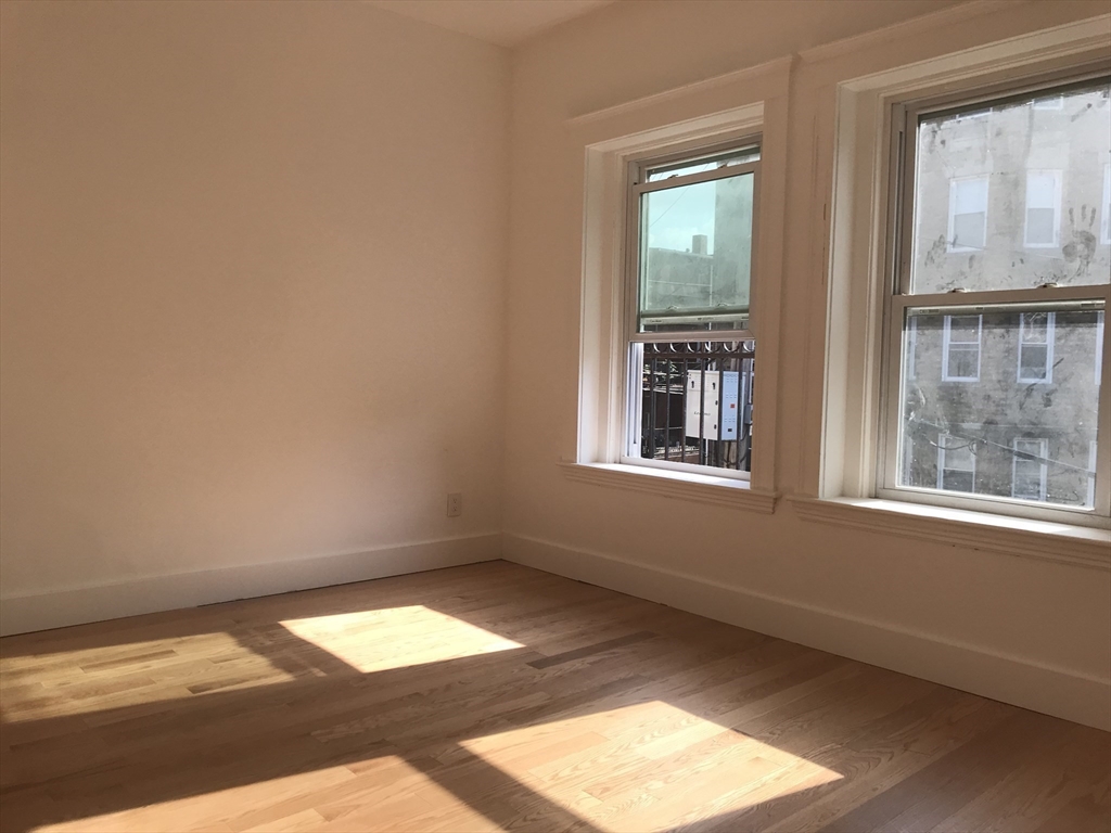 1 bed, 1 bath apartment for rent at 41 Strathmore Rd Unit 4, Brighton — photo 6 of 8