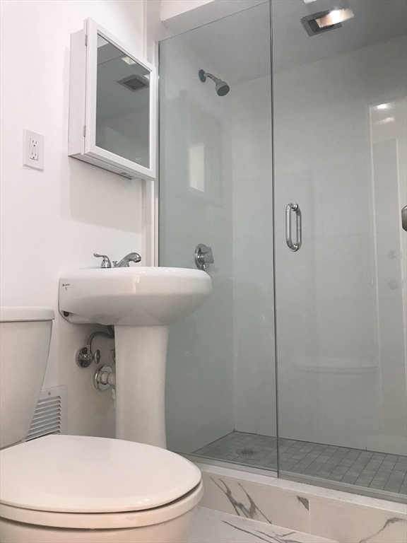 1 bed, 1 bath apartment for rent at 41 Strathmore Rd Unit 4, Brighton — photo 7 of 8