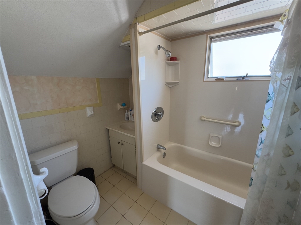3 bed, 1.5 bath apartment for rent at 41 Sycamore St Unit 1, Spring Hill — photo 18 of 21