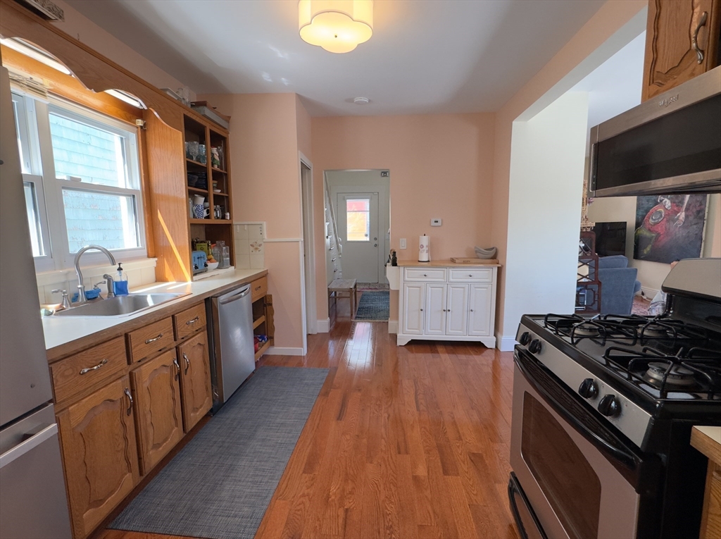 3 bed, 1.5 bath apartment for rent at 41 Sycamore St Unit 1, Spring Hill — photo 6 of 21
