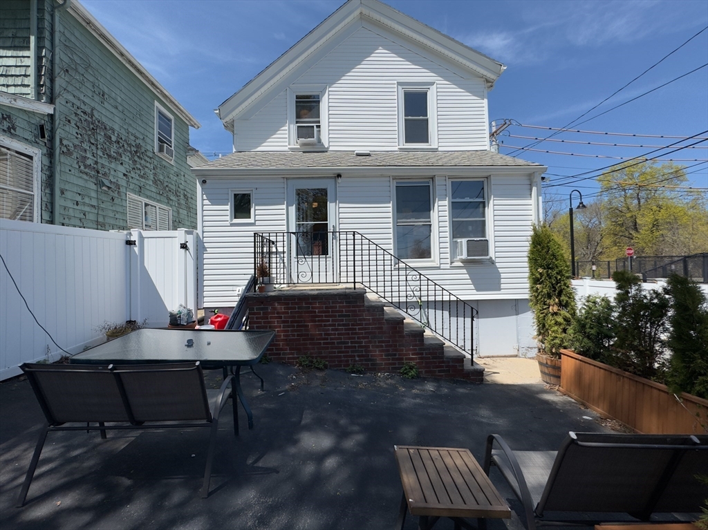 3 bed, 1.5 bath apartment for rent at 41 Sycamore St Unit 1, Spring Hill — photo 4 of 21