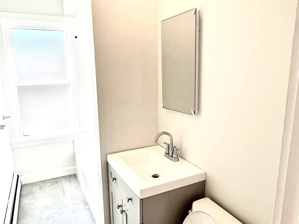 2 bed, 1 bath apartment for rent at 41 Thompson St Unit 2, Winchester — photo 5 of 11