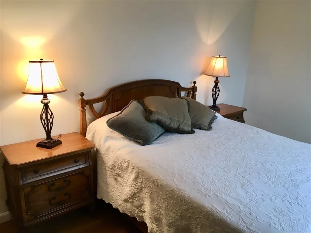 2 bed, 1 bath apartment for rent at 41 Townly Unit 41, Watertown — photo 9 of 20