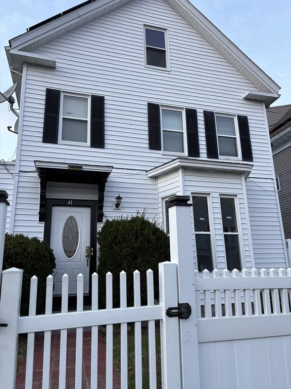 3 bed, 1 bath apartment for rent at 41 Tremont Unit 2, Brockton — photo 1 of 8