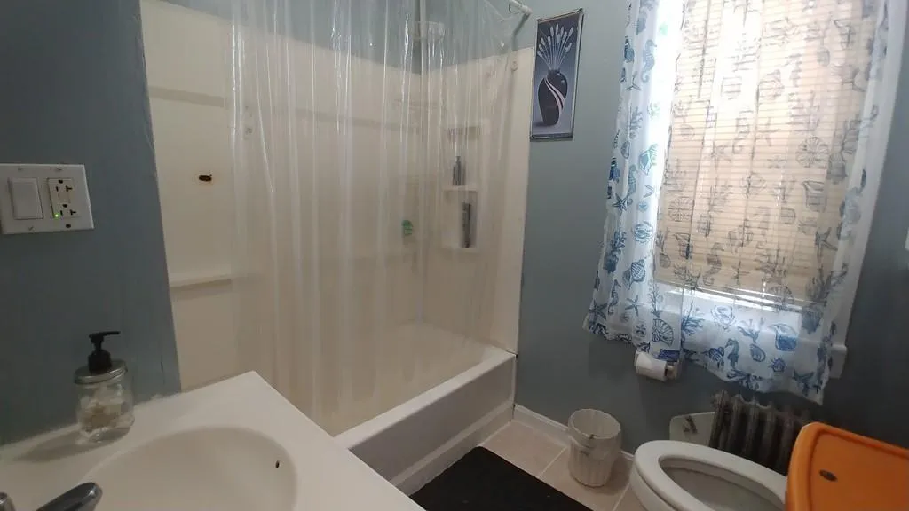 4 bed, 2 bath apartment for rent at 41 Trull St Unit 2, Magoun Square — photo 9 of 11