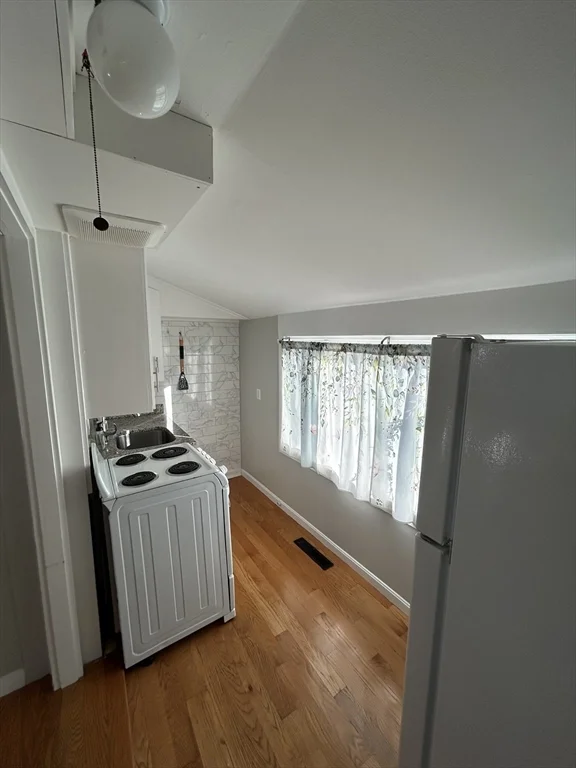1 bed, 1 bath apartment for rent at 41 Union St Unit R, Rockland — photo 8 of 9