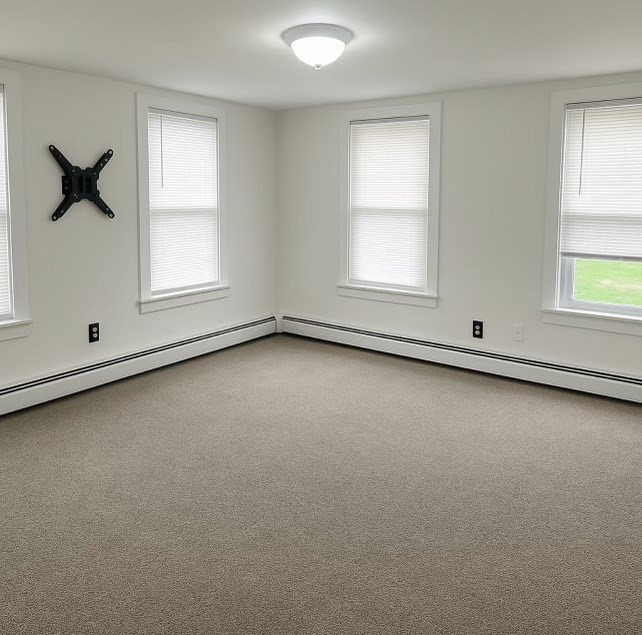 3 bed, 1 bath apartment for rent at 41 Valley St Unit 1, Spencer — photo 4 of 23
