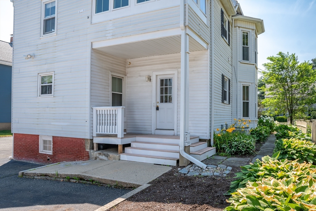 3 bed, 2 bath apartment for rent at 41 W Central Unit 2, Natick — photo 2 of 22