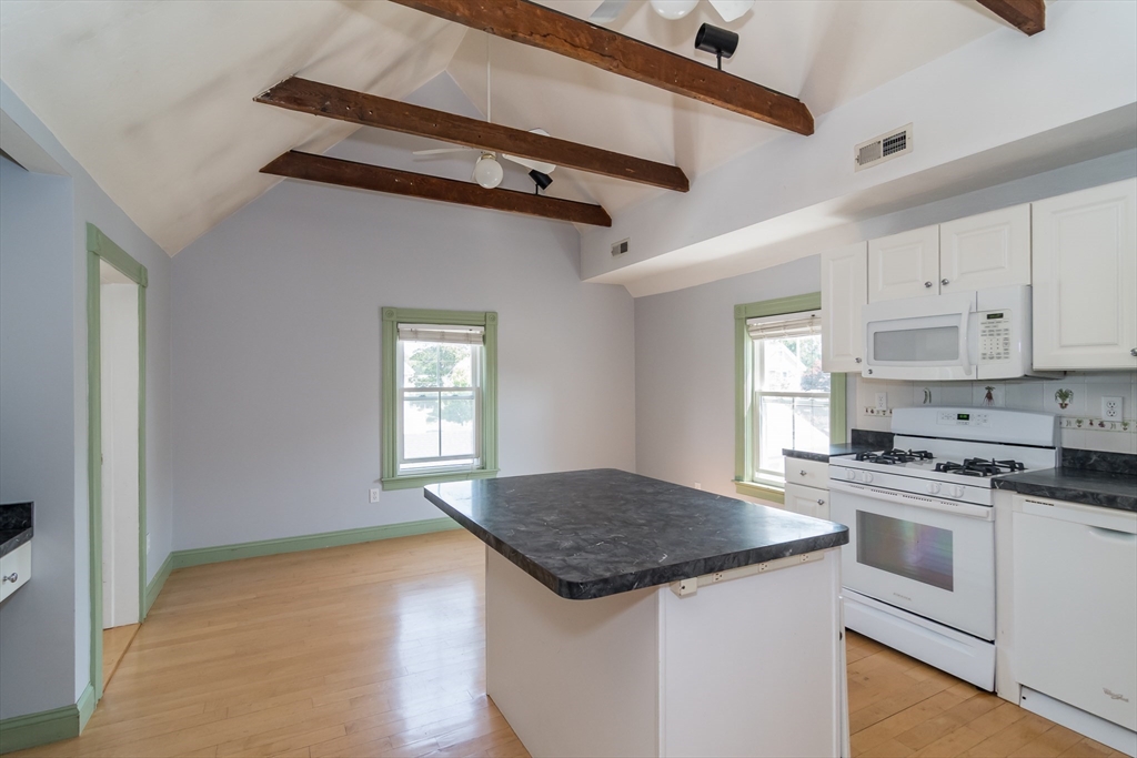 3 bed, 2 bath apartment for rent at 41 W Central Unit 2, Natick — photo 5 of 22