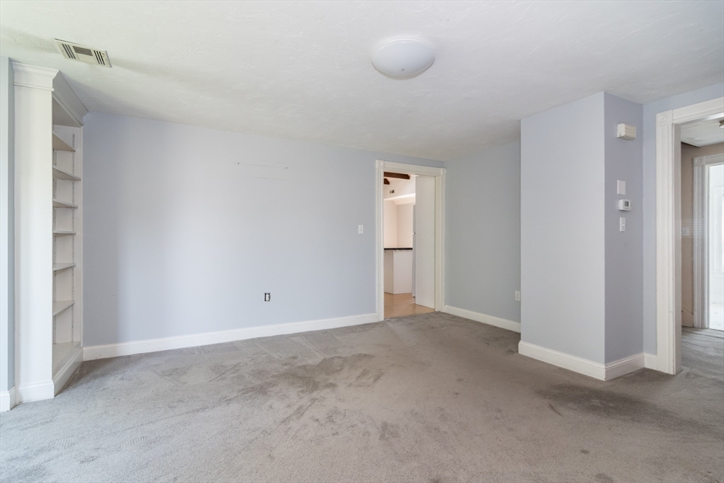 3 bed, 2 bath apartment for rent at 41 W Central Unit 2, Natick — photo 10 of 22