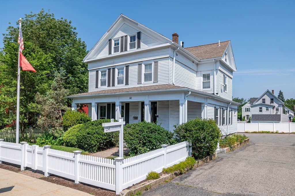3 bed, 2 bath apartment for rent at 41 W Central Unit 2, Natick — photo 1 of 22