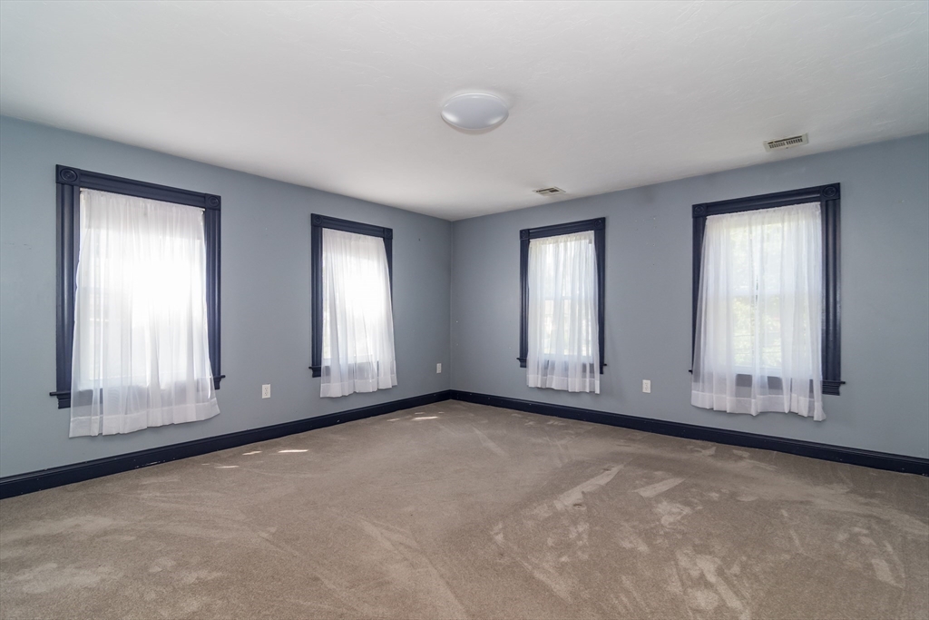 3 bed, 2 bath apartment for rent at 41 W Central Unit 2, Natick — photo 14 of 22