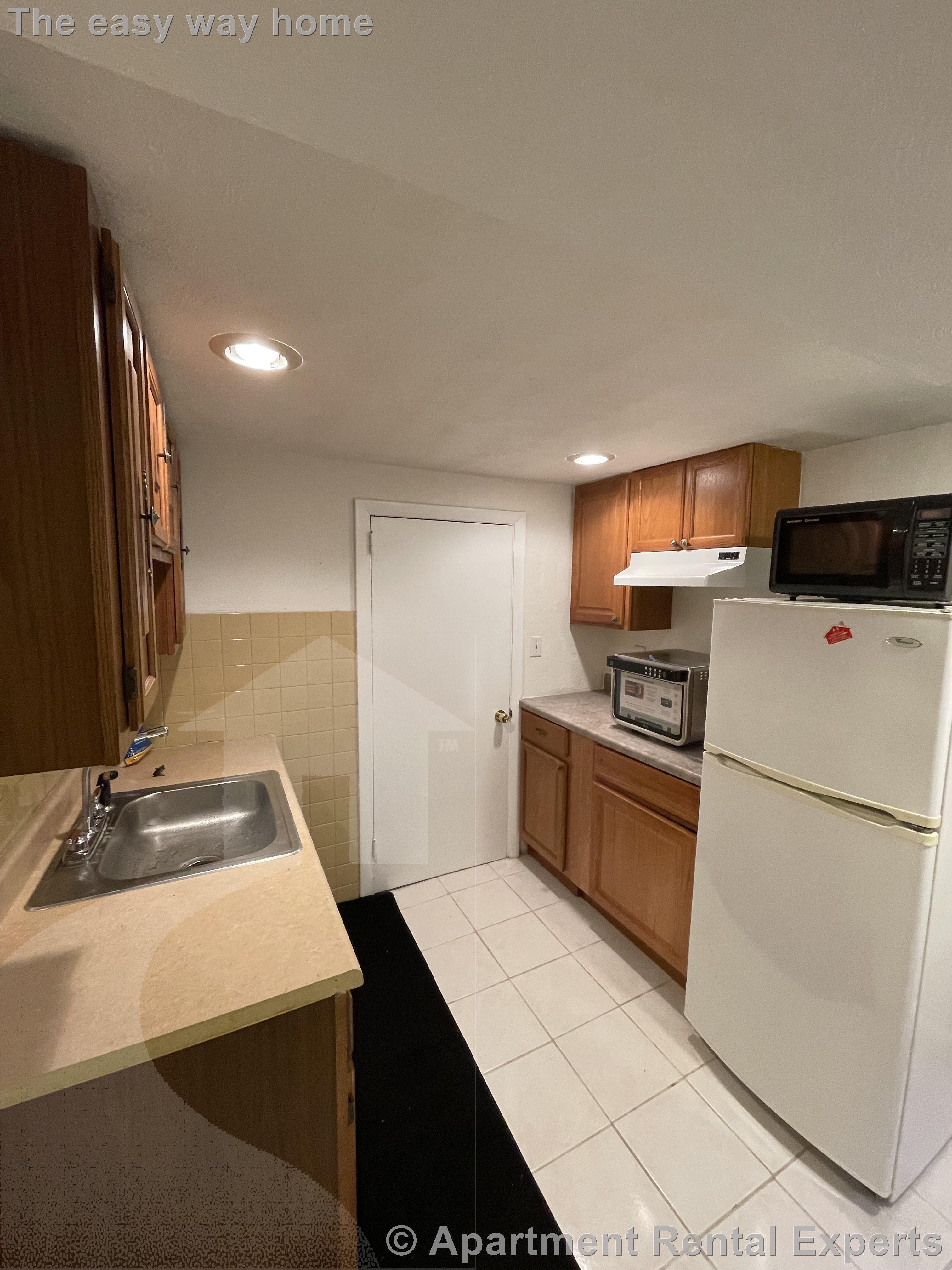 1 bed, 1 bath apartment for rent at 41 Walker St Unit B, Davis Square — photo 6 of 8