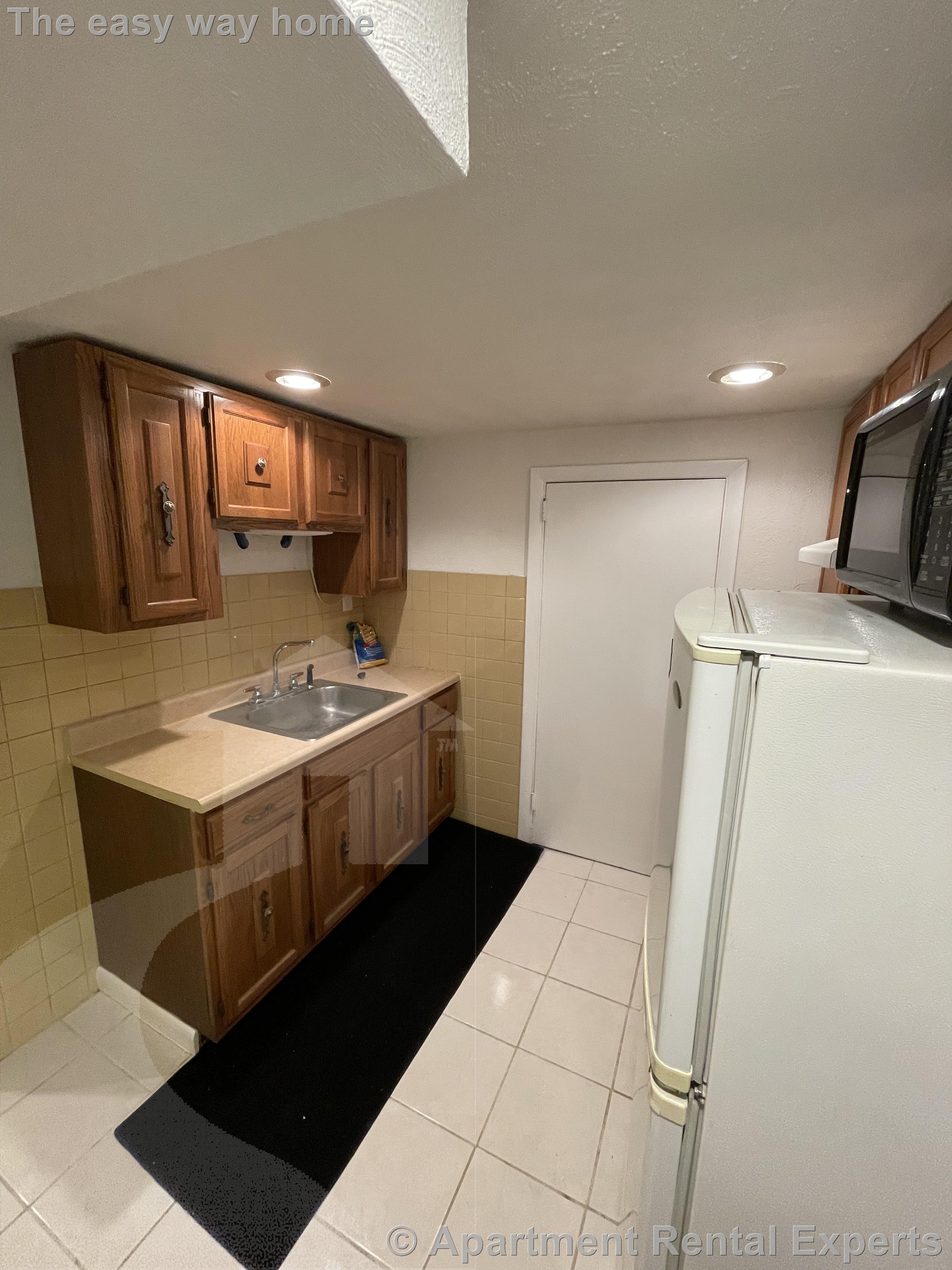 1 bed, 1 bath apartment for rent at 41 Walker St Unit B, Davis Square — photo 7 of 8