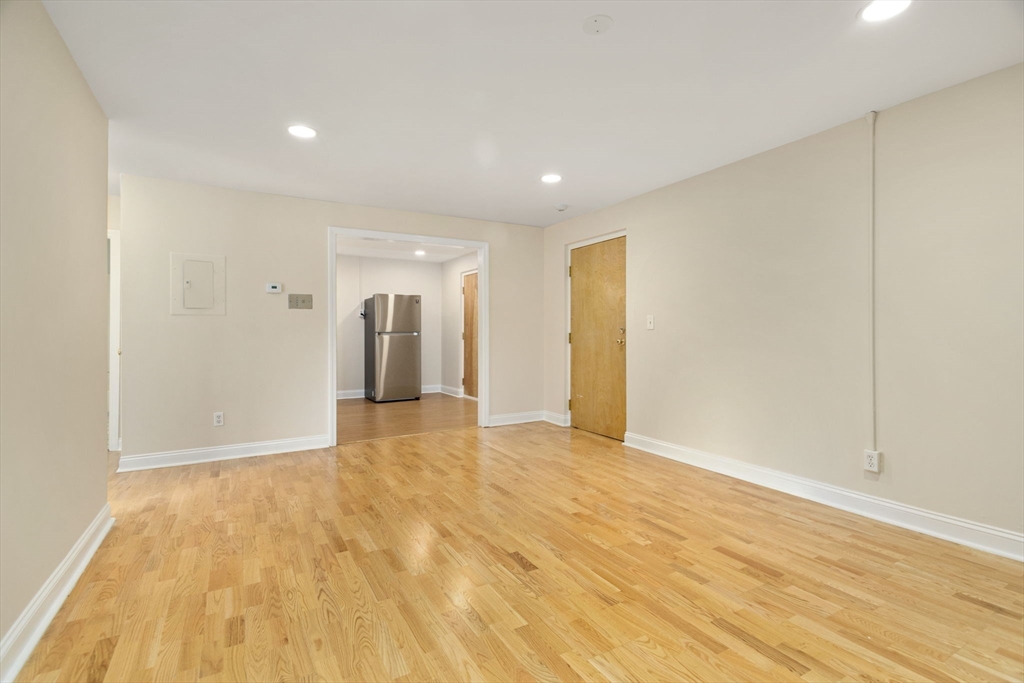 2 bed, 1 bath apartment for rent at 41 Walnut Unit 43, Waltham — photo 3 of 10