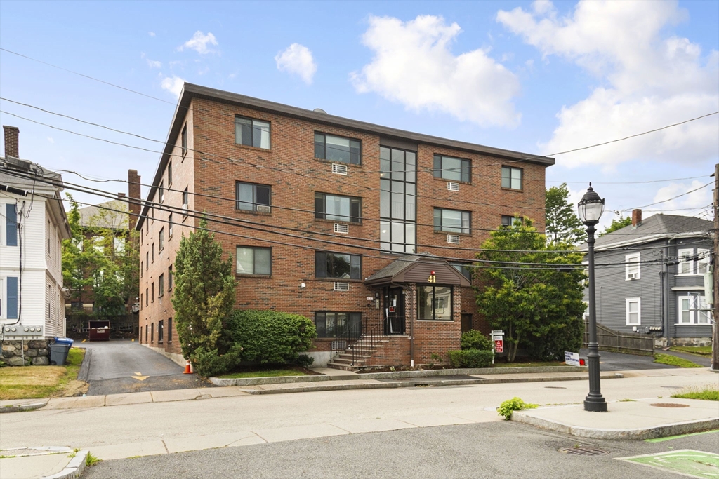 2 bed, 1 bath apartment for rent at 41 Walnut Unit 43, Waltham — photo 10 of 10