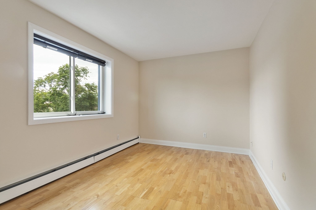 2 bed, 1 bath apartment for rent at 41 Walnut Unit 43, Waltham — photo 6 of 10